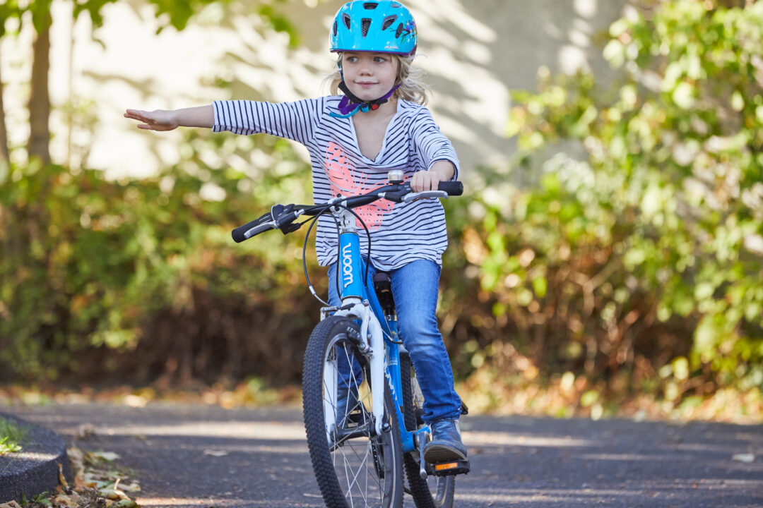 dürfen kinder mit dem fahrrad auf dem gehweg fahren